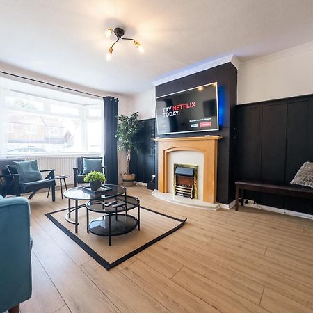 Rnm - Business Professionals Ready, Cost Effective For Large Stays! 3 Bedroom Lounge, Private Access & Entire Place, Kitchen & Washroom With Amenities, Smart Tv, Easy Access, Fast Wifi, Large Driveway, Great Transport Links, Near Worcester Hospital A Экстерьер фото