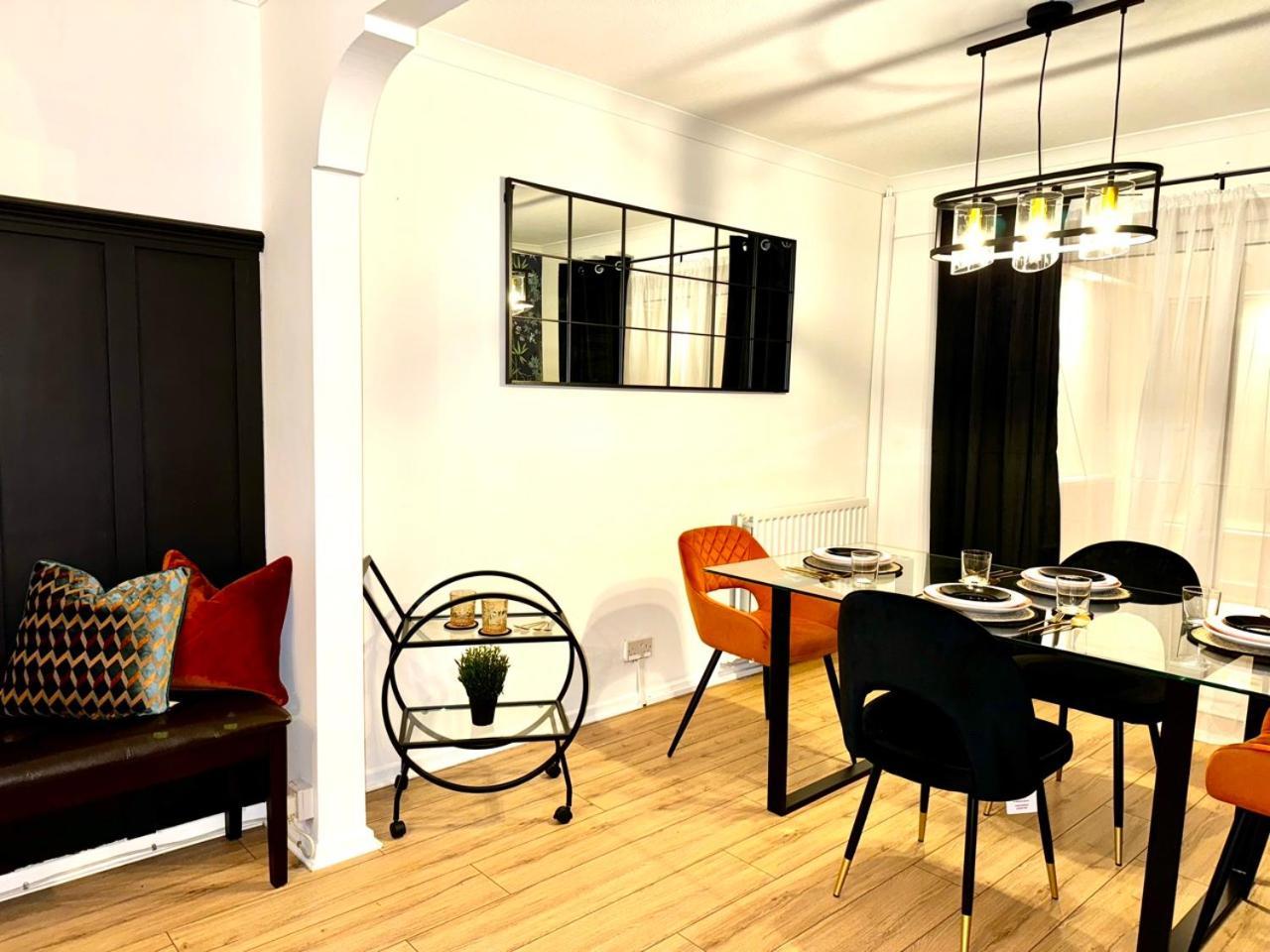 Rnm - Business Professionals Ready, Cost Effective For Large Stays! 3 Bedroom Lounge, Private Access & Entire Place, Kitchen & Washroom With Amenities, Smart Tv, Easy Access, Fast Wifi, Large Driveway, Great Transport Links, Near Worcester Hospital A Экстерьер фото