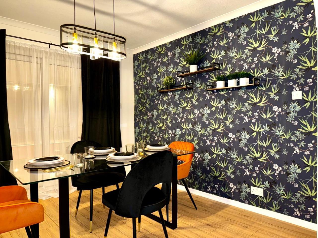Rnm - Business Professionals Ready, Cost Effective For Large Stays! 3 Bedroom Lounge, Private Access & Entire Place, Kitchen & Washroom With Amenities, Smart Tv, Easy Access, Fast Wifi, Large Driveway, Great Transport Links, Near Worcester Hospital A Экстерьер фото