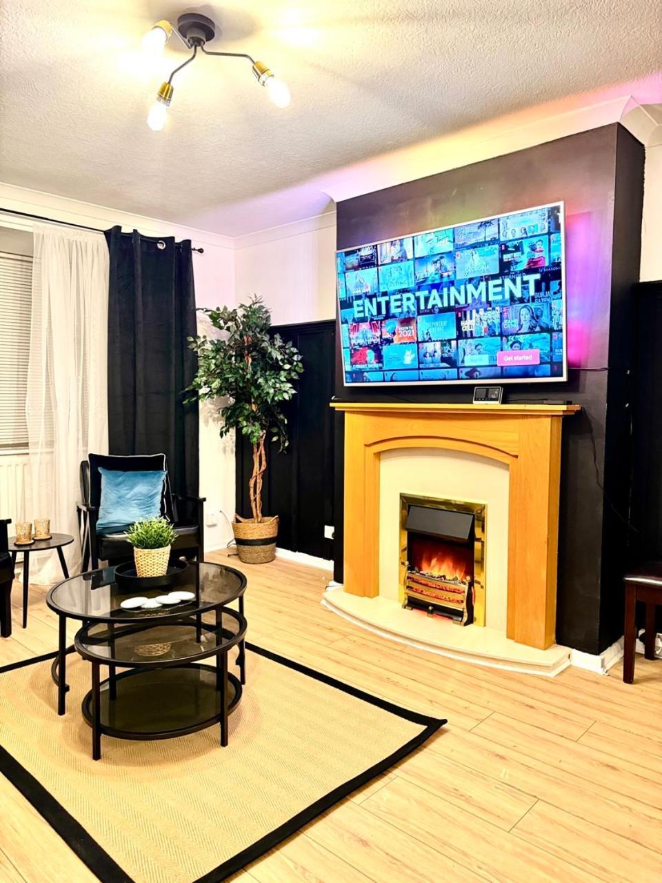 Rnm - Business Professionals Ready, Cost Effective For Large Stays! 3 Bedroom Lounge, Private Access & Entire Place, Kitchen & Washroom With Amenities, Smart Tv, Easy Access, Fast Wifi, Large Driveway, Great Transport Links, Near Worcester Hospital A Экстерьер фото
