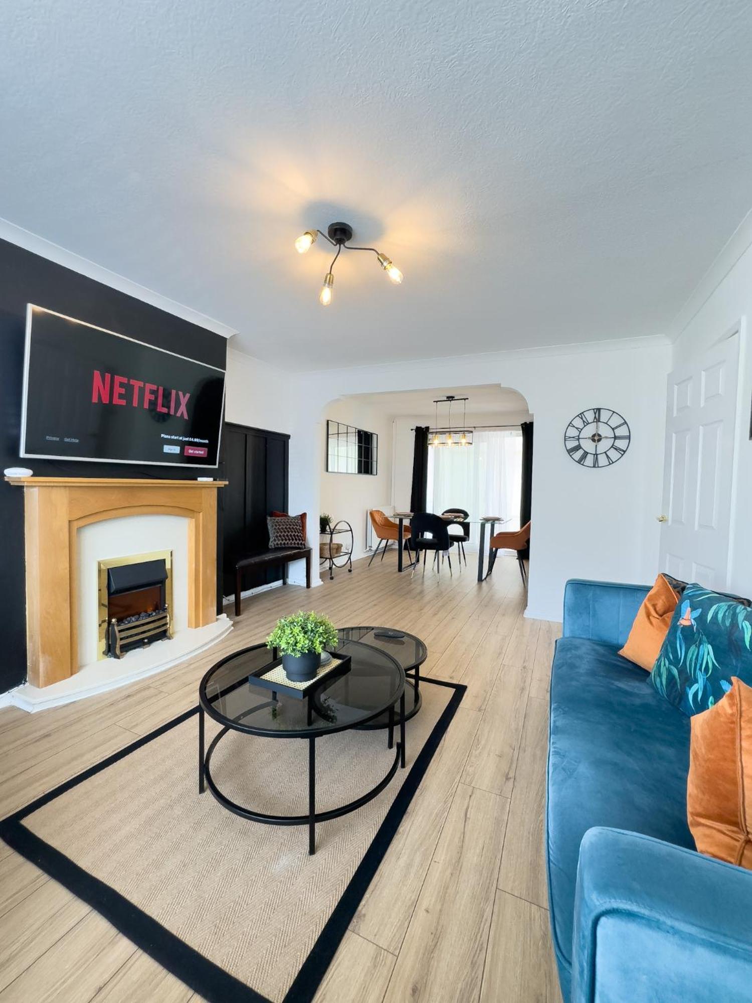 Rnm - Business Professionals Ready, Cost Effective For Large Stays! 3 Bedroom Lounge, Private Access & Entire Place, Kitchen & Washroom With Amenities, Smart Tv, Easy Access, Fast Wifi, Large Driveway, Great Transport Links, Near Worcester Hospital A Экстерьер фото