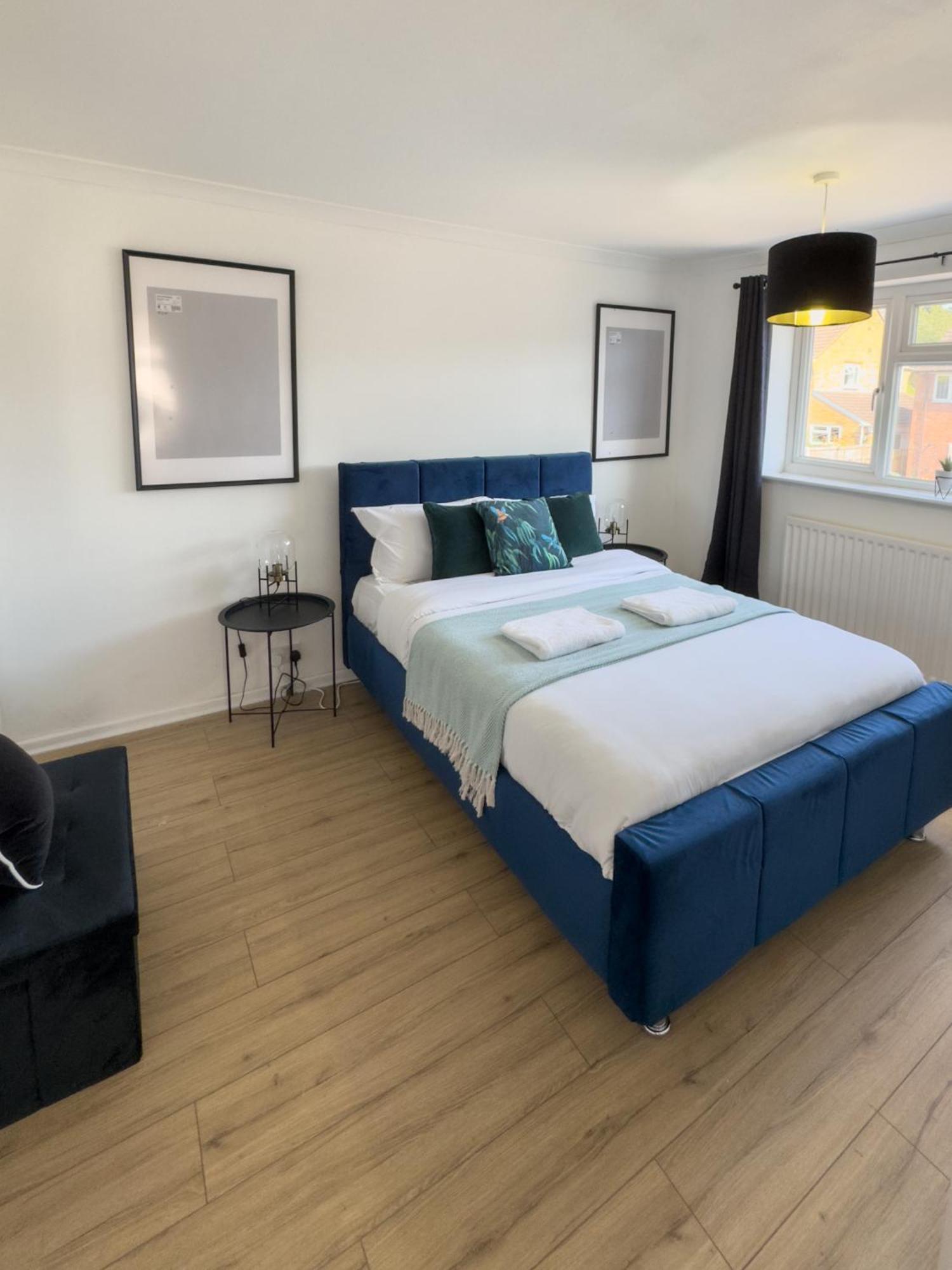 Rnm - Business Professionals Ready, Cost Effective For Large Stays! 3 Bedroom Lounge, Private Access & Entire Place, Kitchen & Washroom With Amenities, Smart Tv, Easy Access, Fast Wifi, Large Driveway, Great Transport Links, Near Worcester Hospital A Экстерьер фото